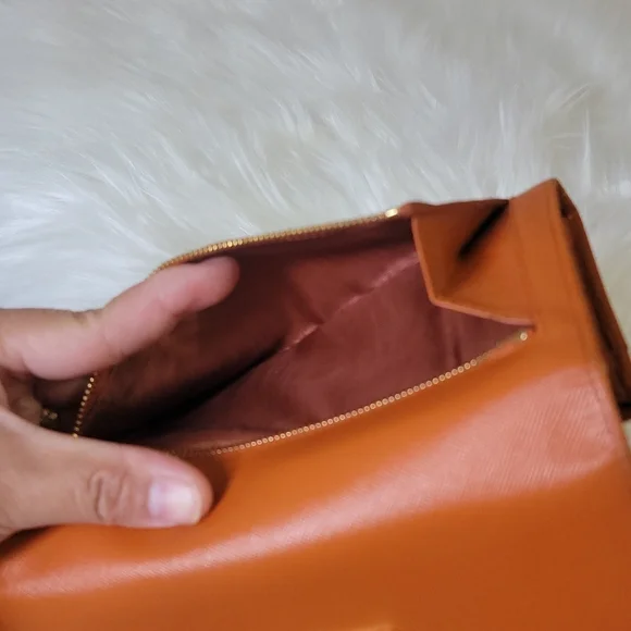 PRADA - Picture 16 of 16